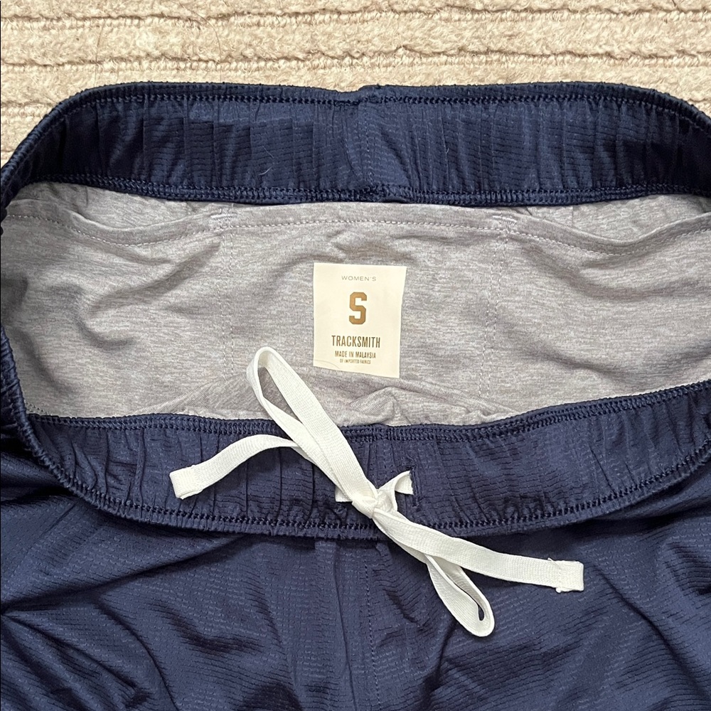 Tracksmith Twilight Running Shorts in Navy. Size Small - Picture 6 of 9